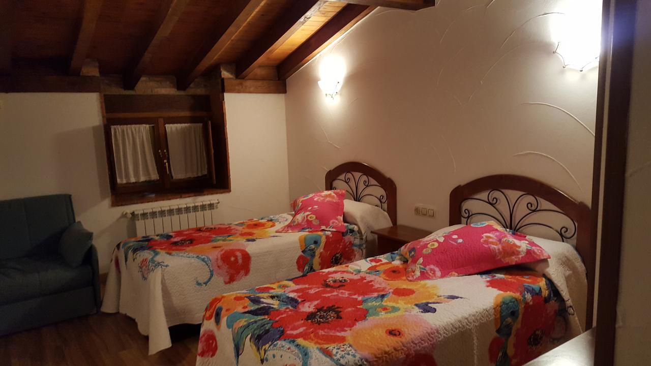 Hotel Restaurante La Parra La Franca Esterno foto
